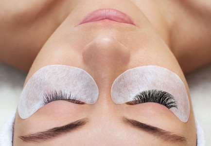 Side effects of eyelash extensions
